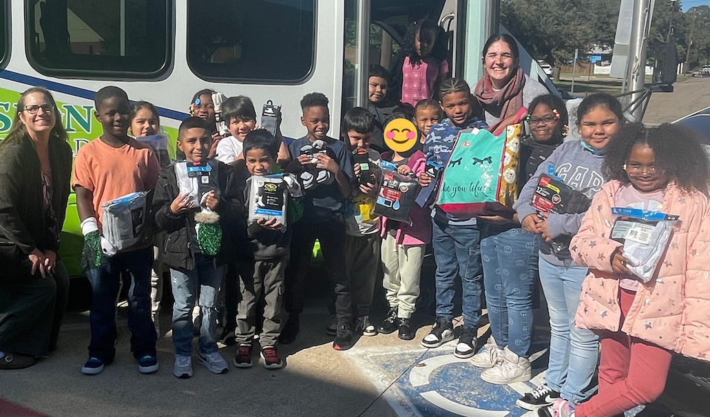 Brook Avenue students give 288 pairs of socks to Mission Waco homeless